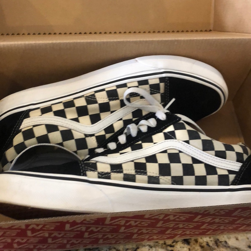 old skool vans size: US 9.0 men 10.5 women’s